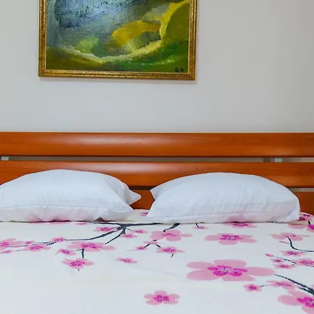 Baraku Lejlighed Sarandë