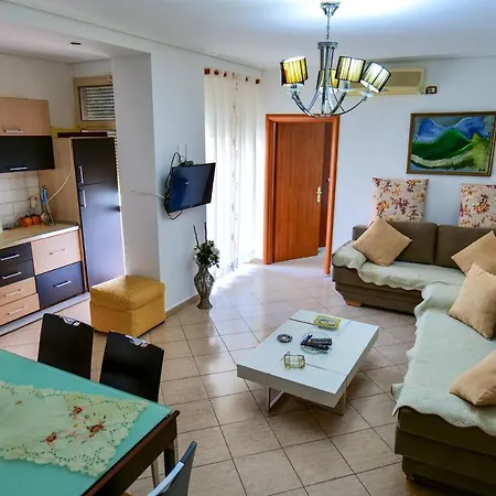 Baraku Lejlighed Sarandë